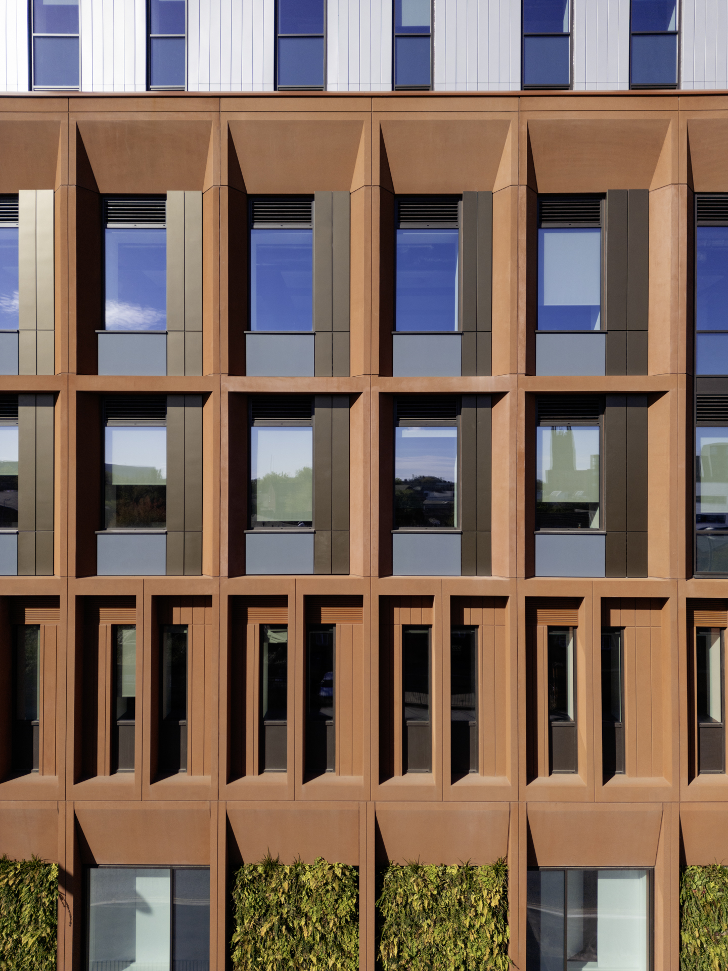 Derby Business School - Slide 5