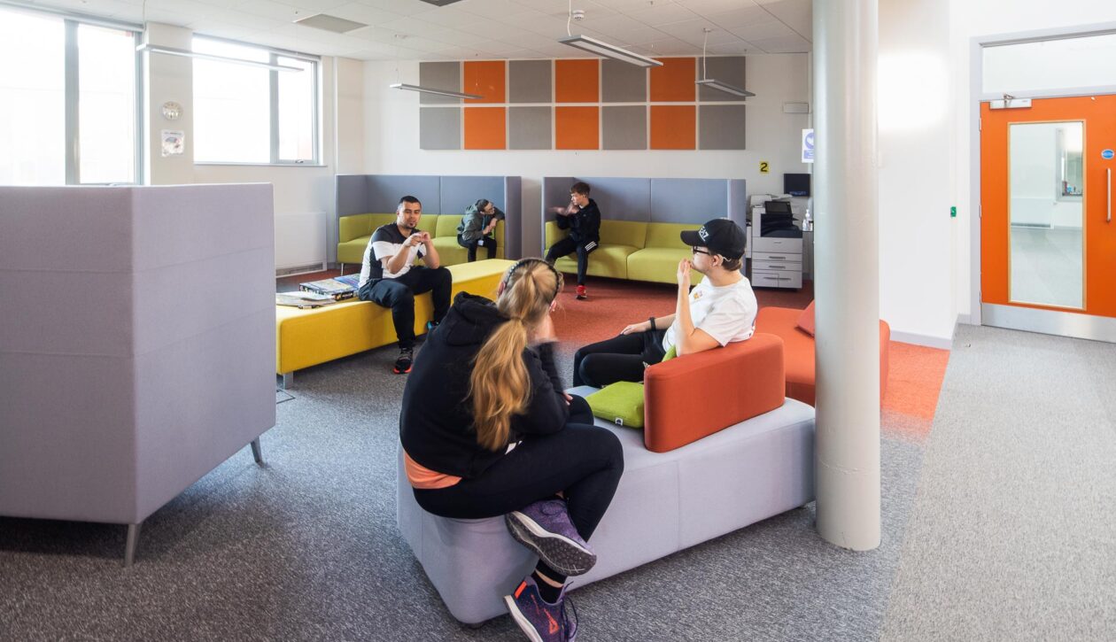 Da Vinci nodes, The Deaf Academy