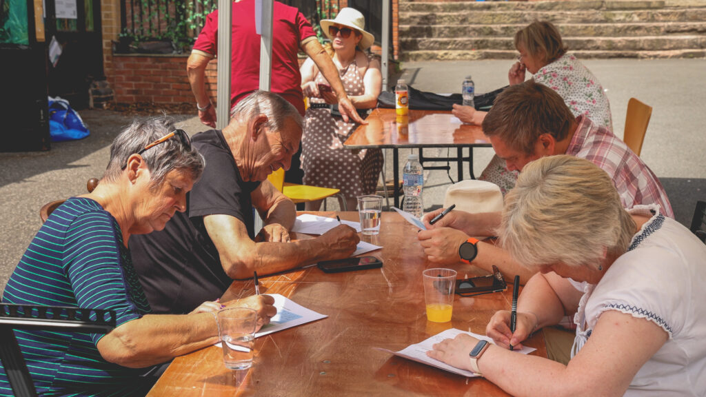 156967_Cheadle Market_260603_©Guy Traynor_LowRes_ (140)